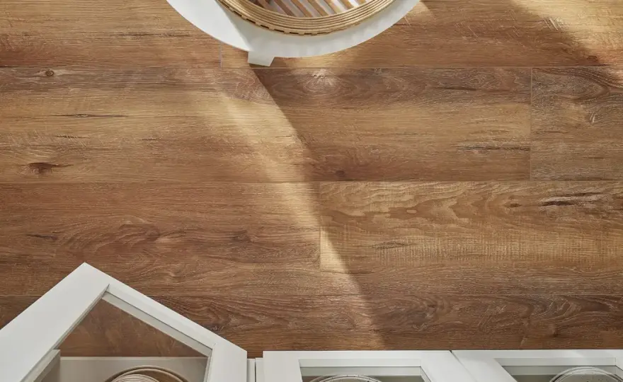 Panele laminowane czy winylowe? Różnice, ceny i zastosowanie